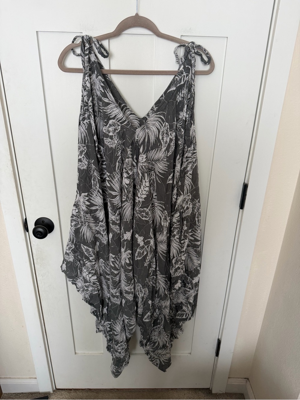 Chantique Hawaii tropical-print tie-shoulder handcrafted batik wide-leg jumpsuit